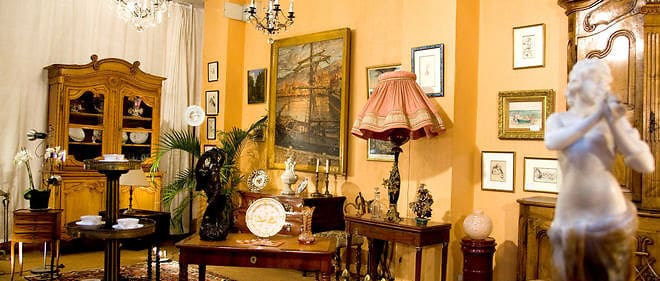 Chateau de Versailles : Un trafic de faux meubles affole le monde de l’art et  des antiquaires (vidéo)