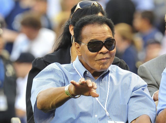 Boxe: Mohamed Ali hospitalisé pour problèmes respiratoires