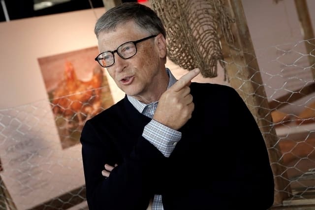 Bill Gates:   »Il vaut mieux élever des poules qu’avoir un ordinateur pour sortir de l’extrême pauvreté »