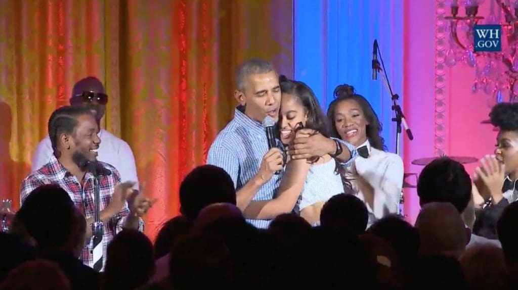 Barack Obama chante faux, mais c’est l’intention qui compte (vidéo)