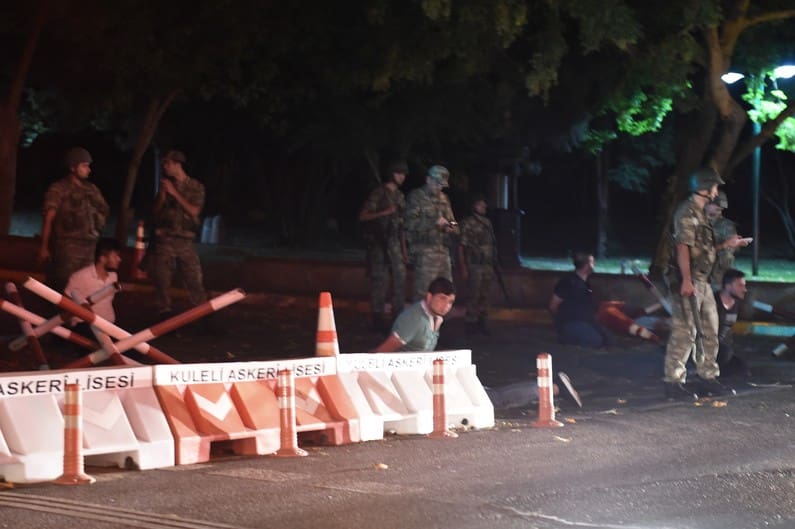 Turquie: Tentative de coup de force militaire (vidéo)