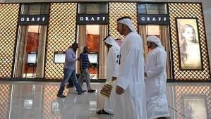 Emirates Arabes Unis: Abu Dhabi conseille à ses ressortissants de ne plus porter de « gandoura » en occident