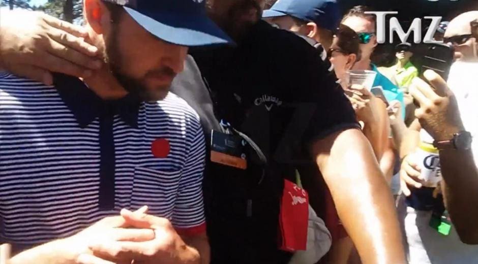 Justin Timberlake frappé par un fan au visage  (photos)