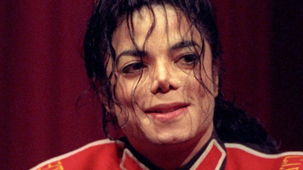 Révélations choc de l’ex médecin personnel de Michael Jackson:  »Le roi de la pop était fasciné par la beauté d’Emma Watson âgée de 11 ans  »