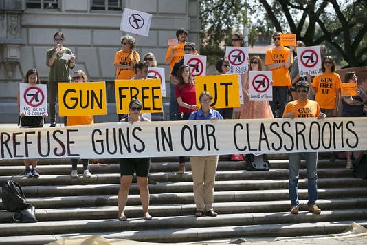 Au Texas, les étudiants sont désormais autorisés à porter une arme sur les campus