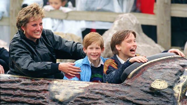 Lady Diana préférait le prince Harry au prince William