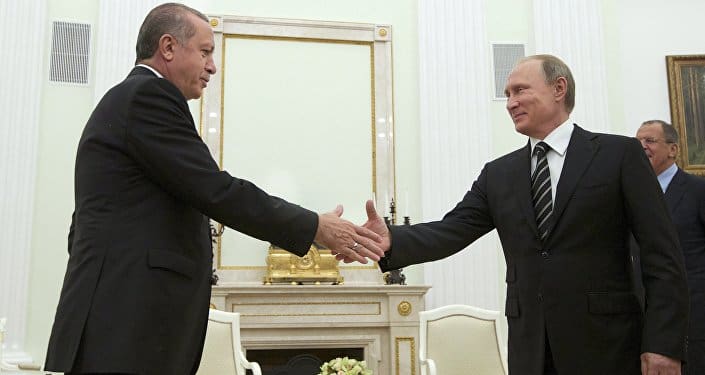 Erdogan en visite en Russie pour renouer avec Poutine