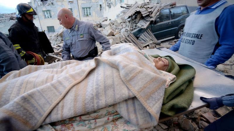 Italie: le bilan du séisme s’établit à 247 morts et plus de 350 blessés (vidéo)