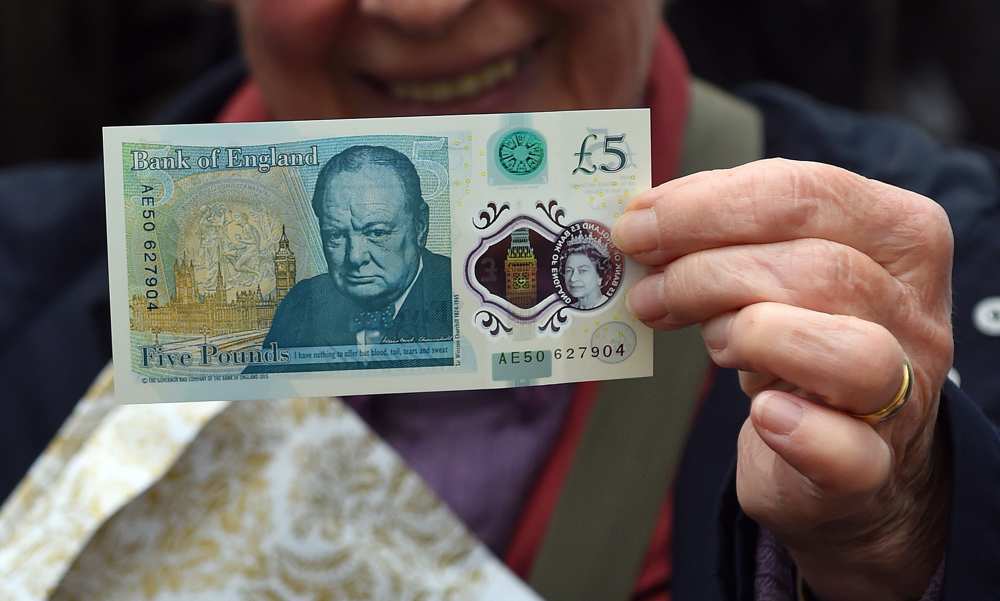 Royaume Uni: Un nouveau billet de cinq livres sterling… en plastique
