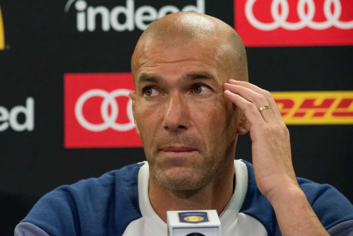 Real Madrid: Zinedine Zidane critiqué par le troisième plus grand joueur de l’histoire du club