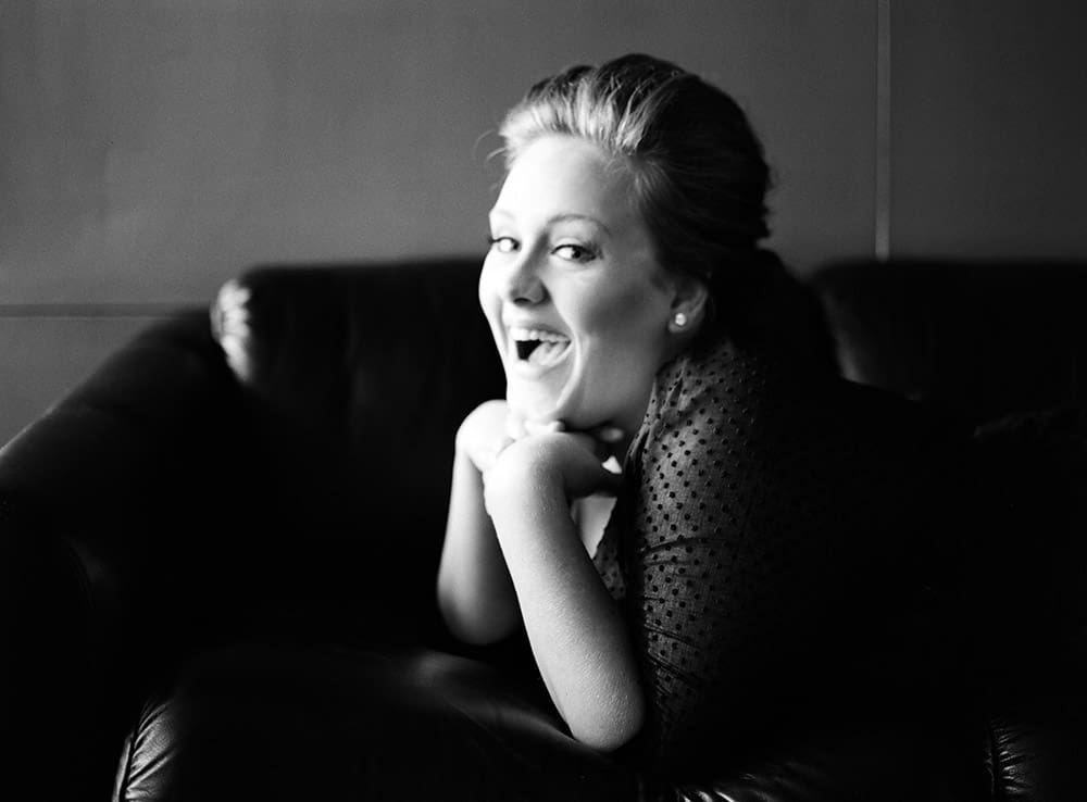 Adele invincible : Son album 25 franchit la barre des 20 millions d’exemplaires vendus (vidéo)