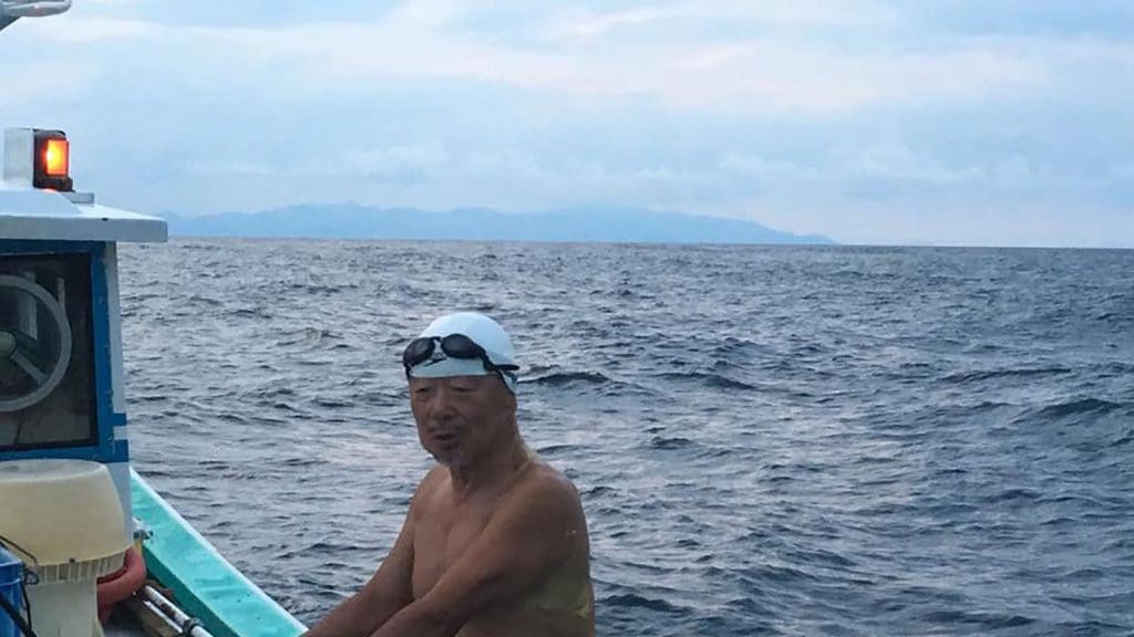 Record: Il est japonais, a 73 ans et a traversé le détroit de Tsugaru à la nage (vidéo)