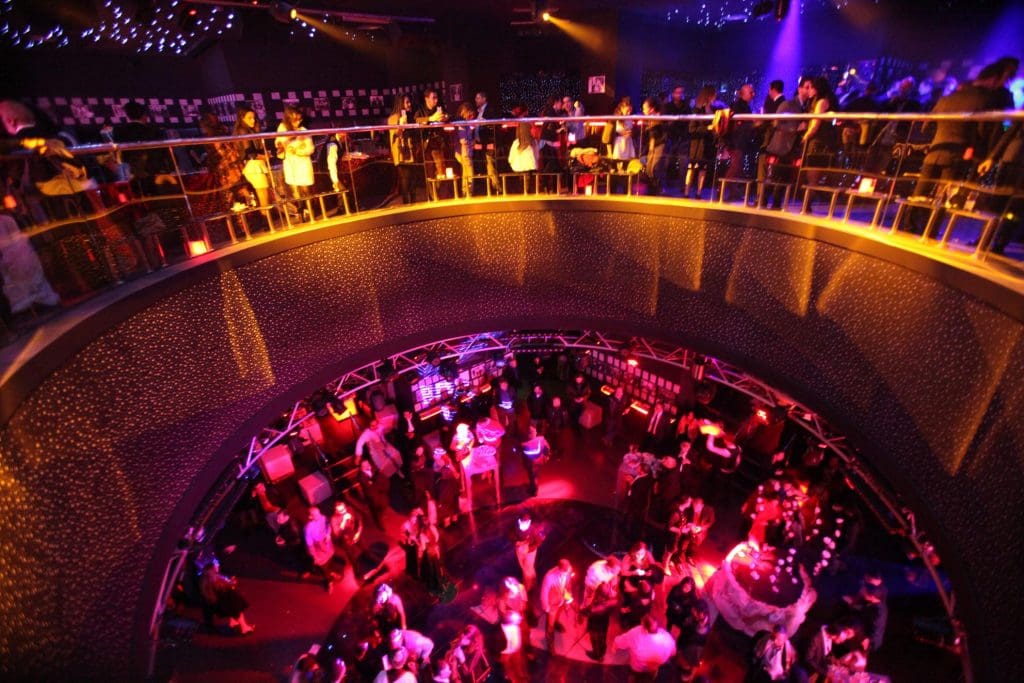 Marrakech: les tenanciers de bars et boites de nuit prêts à aider le Kawkab à condition…
