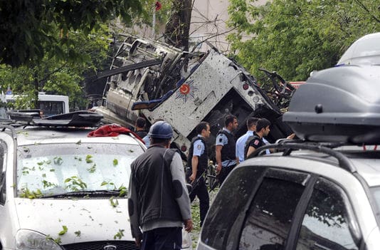 Turquie: 18 morts suite à l’explosion d’une voiture piégée au sud-est du pays
