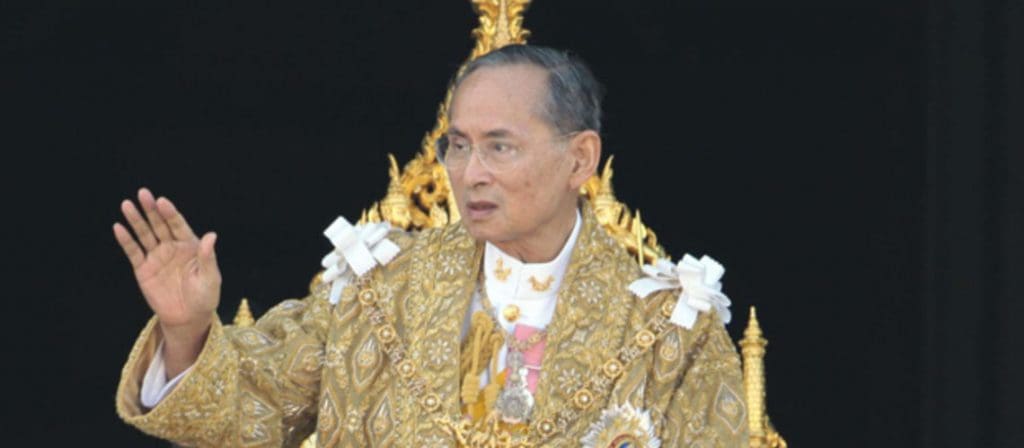 Thaïlande : Le roi Bhumibol Adulyadej-plus vieux monarque en exercice- est décédé à l’âge de 88ans