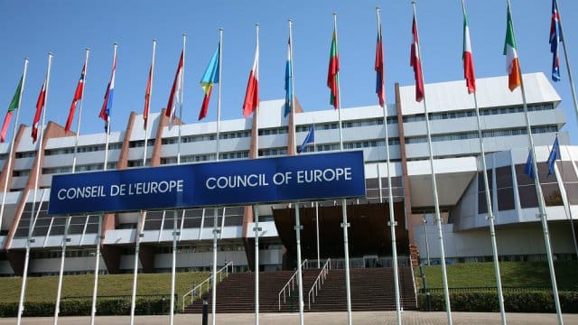Strasbourg: Un membre de la délégation turque arrache une caricature du prophète Mahomet exposée au coeur d’une oeuvre d’art sur la liberté d’expression
