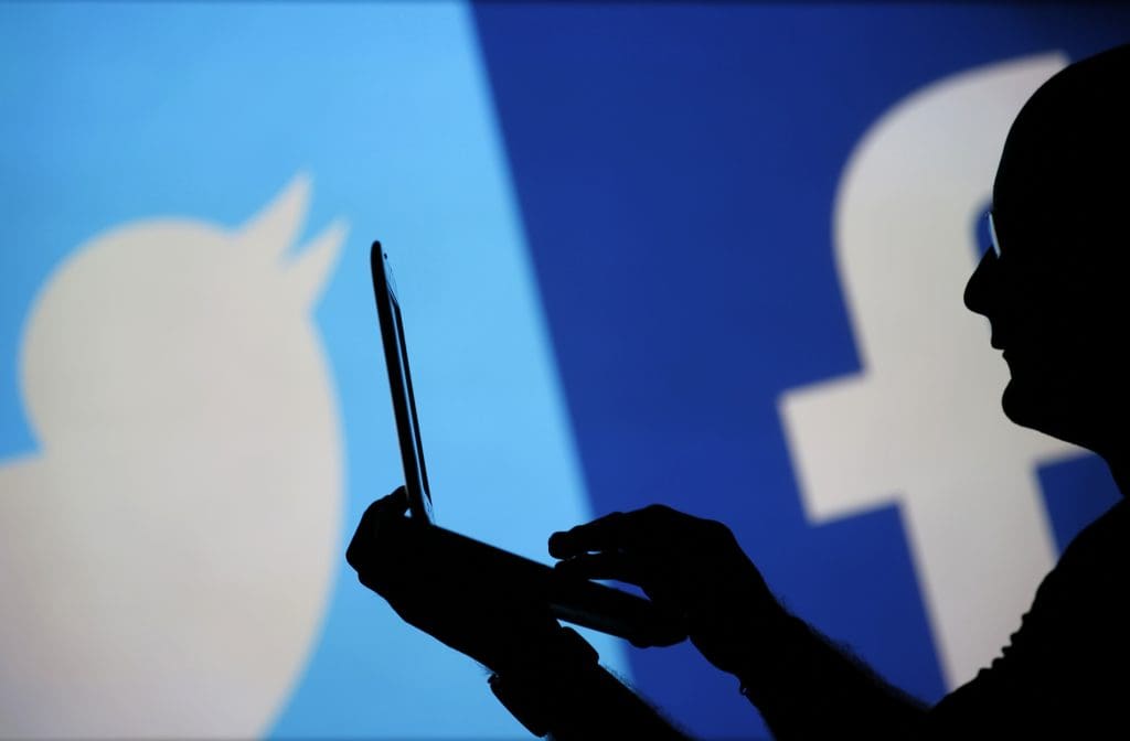 Espionnage : Twitter et Facebook coupent l’accès à certaines de leurs données à une société d’analyse de données