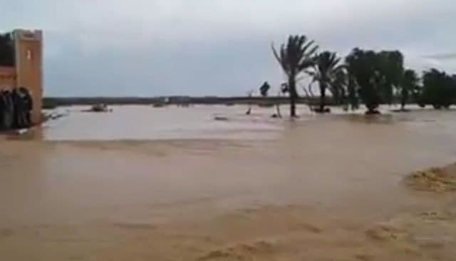 Sauvetage héliporté  à Smara de deux personnes prises au piège des eaux pluviales