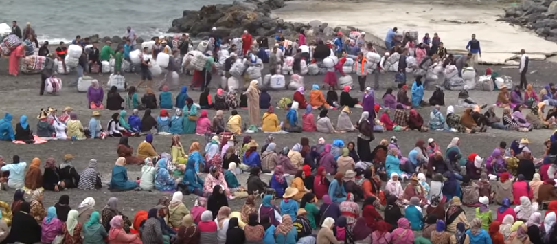 Sebta: la police espagnole tente de freiner une avalanche des femmes-mulets marocaines (vidéo)