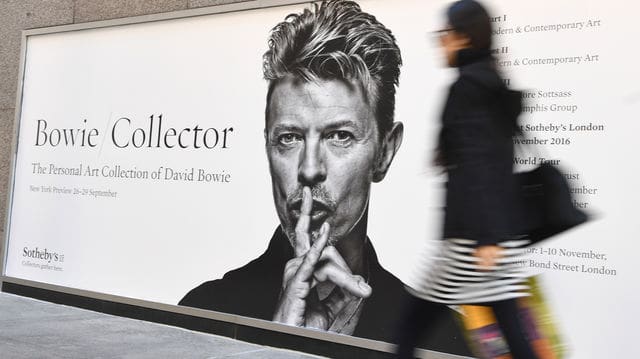 Sotheby’s : Exposition de la collection de David Bowie qui sera vendue pour une estimation de 12 millions d’euros (photos)