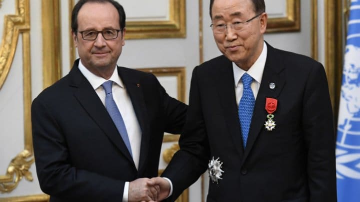 Ban Ki Moon reçoit la légion d’honneur des mains de François Hollande