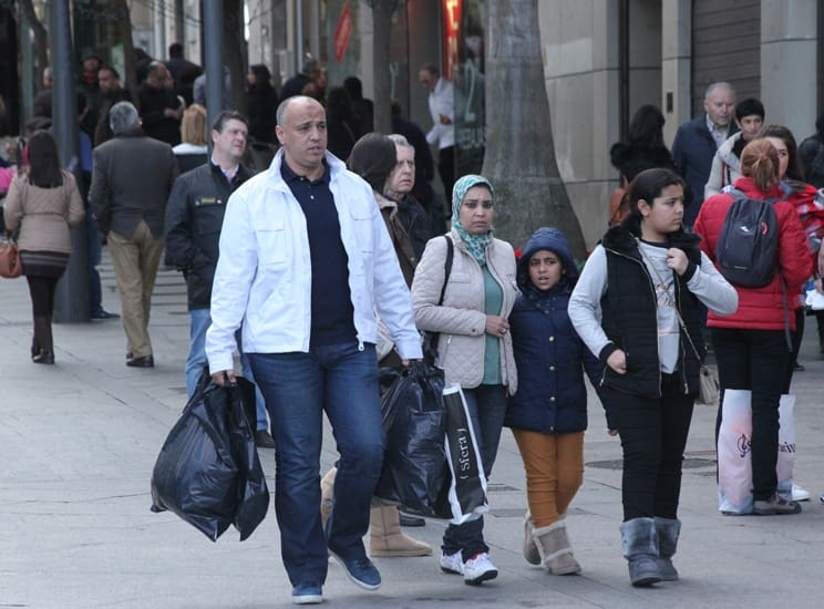 Sebta: appel à « choyer et  protéger » les touristes en provenance du Maroc