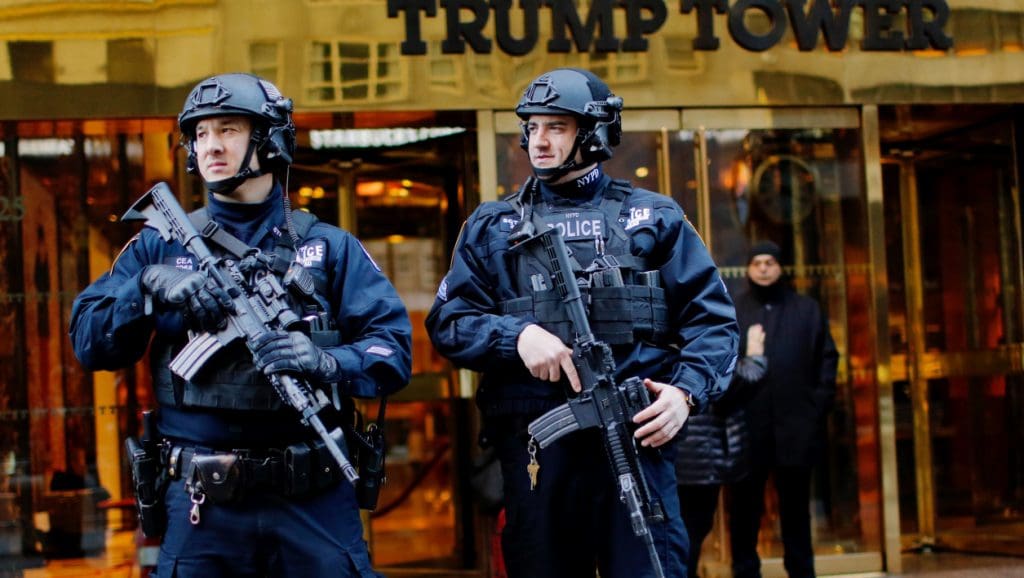 Trump Tower: Un jeune  homme de 19 ans armé d’un couteau et de pétards essaye de pénétrer où réside Donald Trump