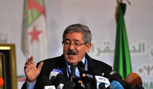 Algérie: Ahmed Ouyahia, en cireur de pompes du président ! (presse)