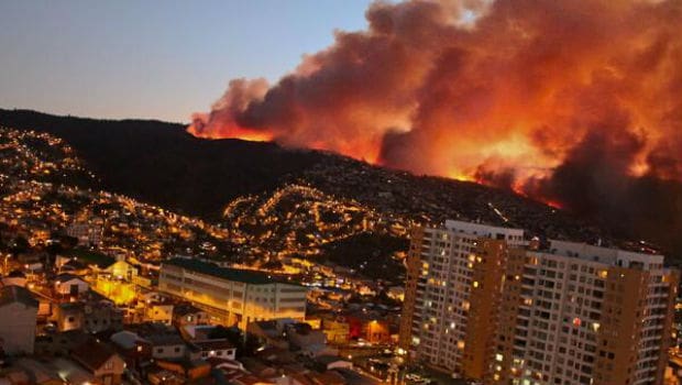 190 000 hectares de forets et six morts suite aux feux qui ont ravagé le centre du Chili  (vidéo)