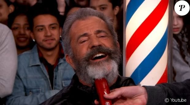 Mel Gibson se fait raser la barbe en pleine rue par un inconnu (vidéo)