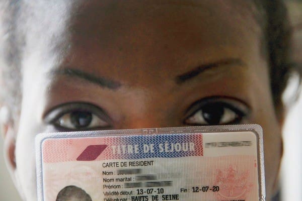 France: Légère augmentation des titres de séjour en 2016