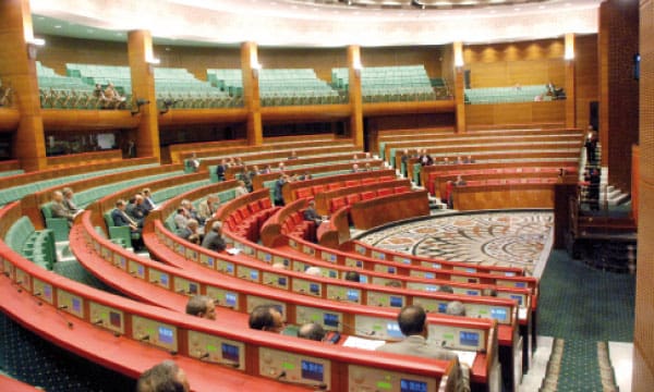 Répartition des sièges à la chambre haute : la règle de la représentation proportionnelle adoptée