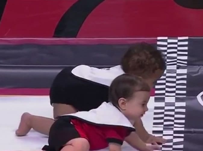 L’instant mignon: Une course de bébés à quatre pattes lors d’un match de la NBA (vidéo)