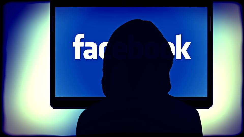 Facebook: Publier un statut sur sa page facebook pour protéger ses données personnelles ne sert à rien…
