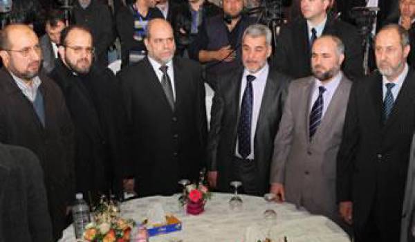 Algérie: les islamistes en ordre de bataille pour les législatives