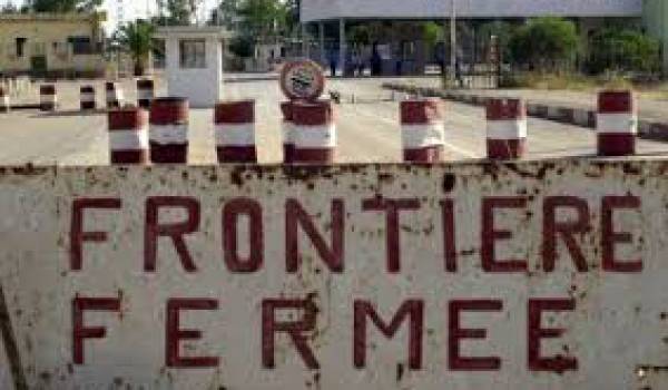 En maintenant sa frontiere terrestre fermée avec le Maroc, c’est l’Algérie qui se retrouve enfermée (El Watan)