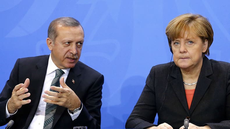 Tensions entre Berlin et Ankara: Angela Merkel appelle Ankara à garder la tête  froide