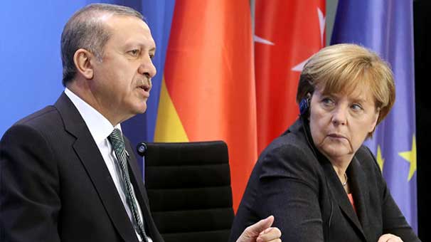 Erdogan à Merkel:  » Pourquoi cachez-vous des terroristes dans votre pays? »