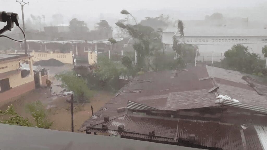 Plus de cinq morts et 12000 sinistrés suite au passage du cyclone Enawo à Madagascar (vidéo)