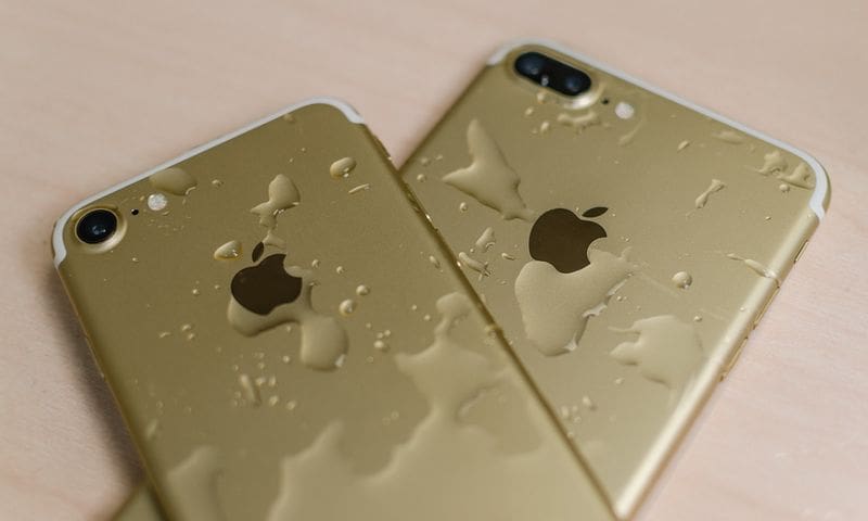 Londres : Il meurt électrocuté par son Iphone, pendant son bain