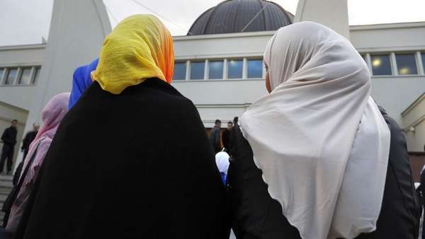 France: Le restaurateur qui avait refusé de servir deux femmes voilées, condamné à 5000 euros d’amende