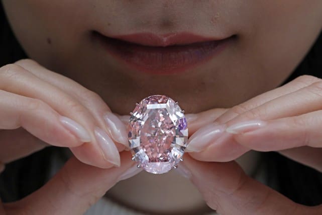 Pink Star: Le plus gros diamant rose du monde vendu à 71,2 millions de dollars à Hong Kong