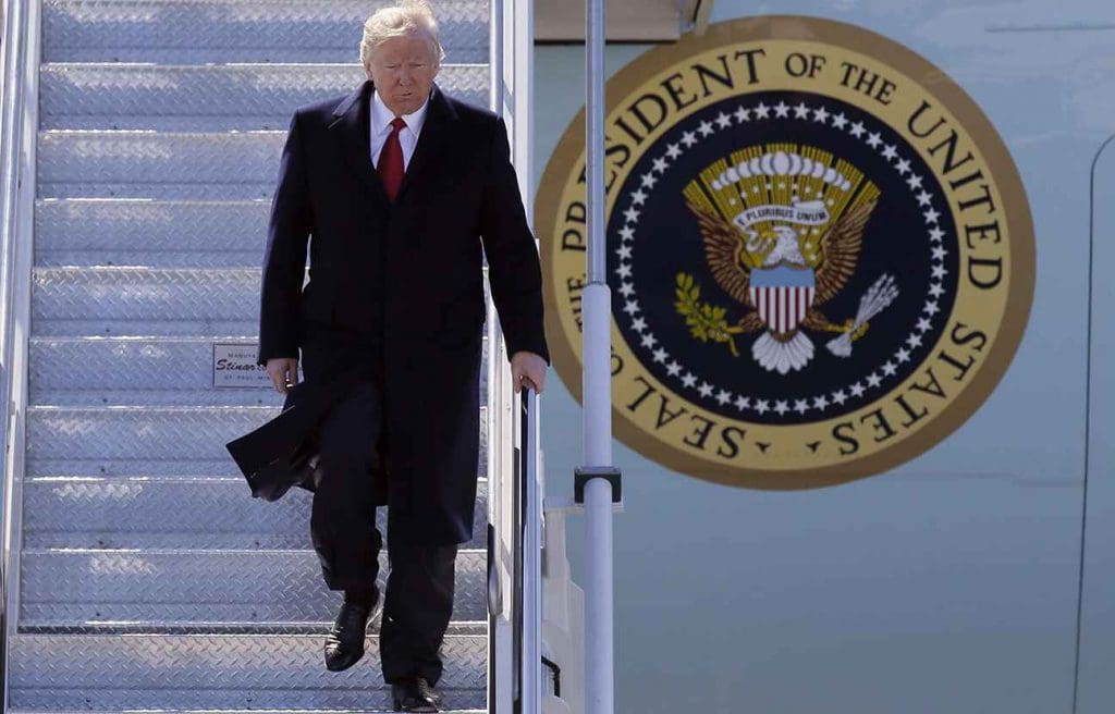 L’administration Trump durcit les conditions d’obtention d’un visa d’ingénieur et accorde la priorité aux américains