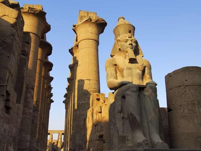 Egypte: Une statue de Ramsès II dévoilée après restauration