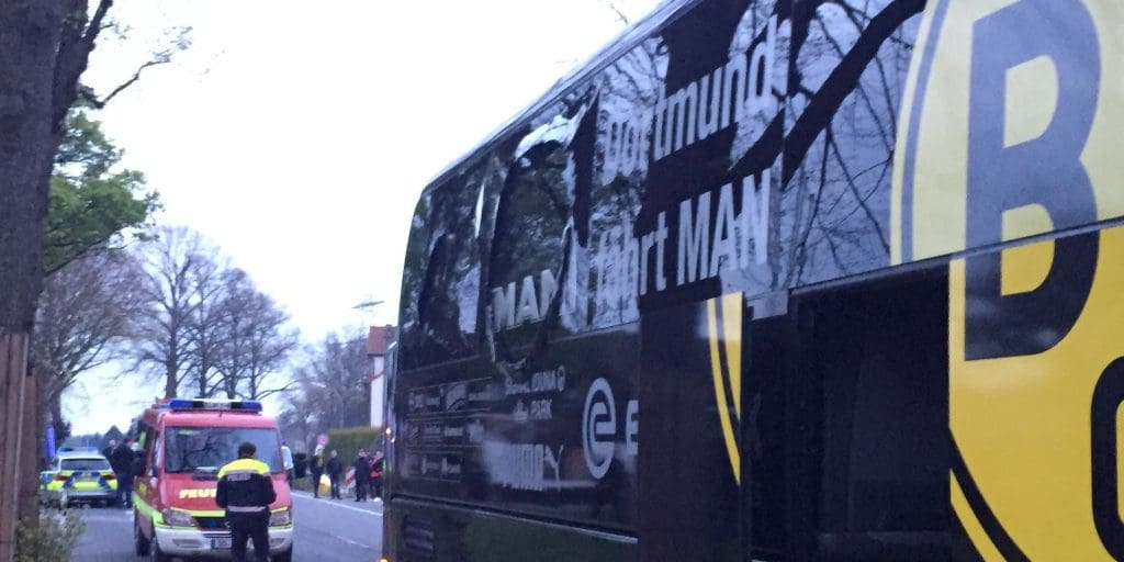 Le bus de l’équipe de Dortmund touché par des explosions: un blessé parmi les joueurs