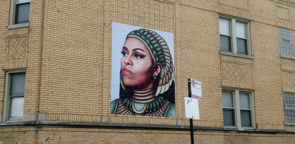 Chicago: Une fresque murale de Michelle Obama en reine égyptienne crée la polémique (photo)