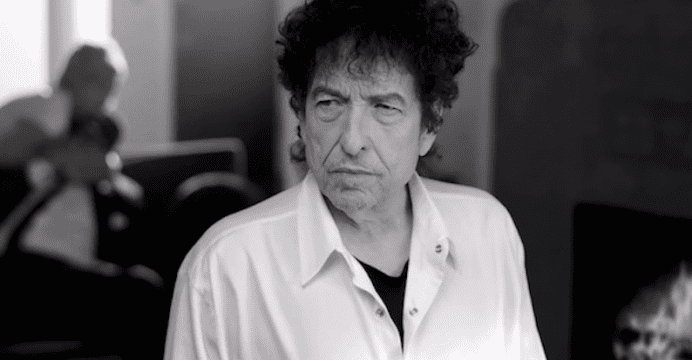 Bob Dylan reçoit enfin son prix Nobel de Littérature