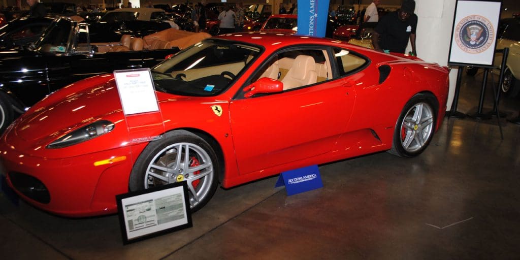 Donald Trump: Son ancienne Ferrari rouge, vendue aux enchères