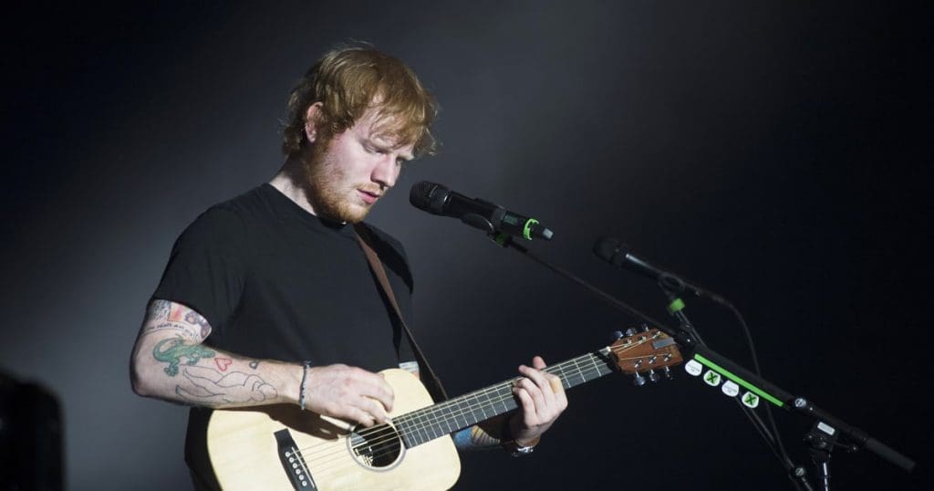 Accusé de plagiat pour son titre  »Photograph » Ed Sheeran règle les choses à l’amiable (vidéos)