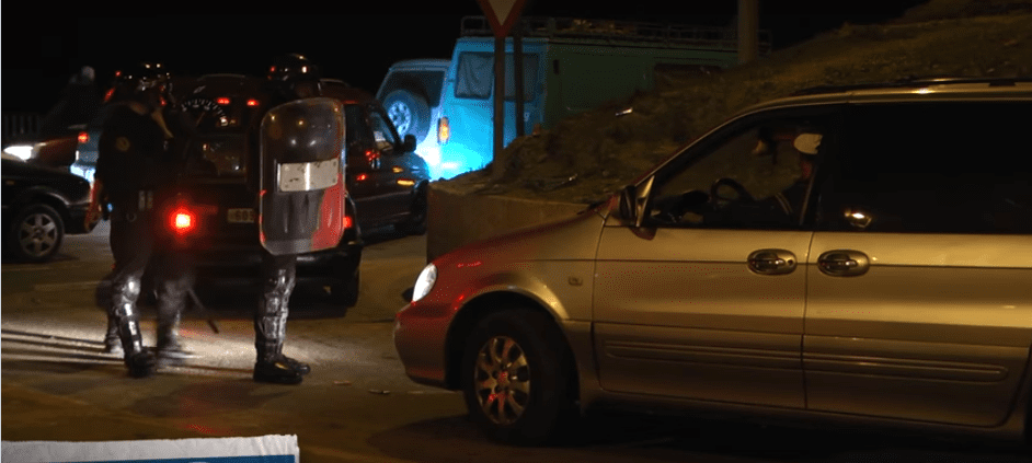 Sebta: chaos total et arrestations à la frontière à cause de la pagaille causée par les « voitures-pateras » de contrebande (vidéo)